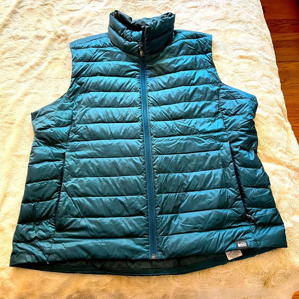 REI women’s vest
